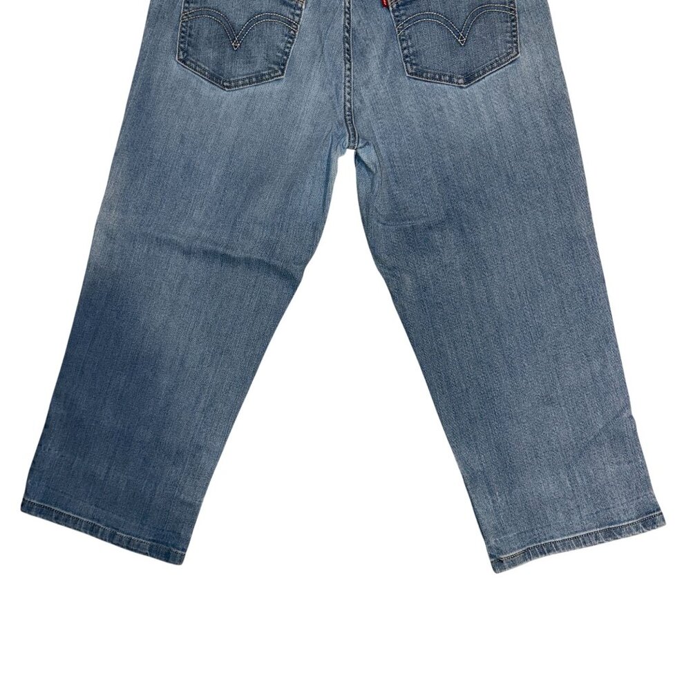 Levis Straight Leg Capris Jeans Womens 8 Light Wash Blue Denim Logo Pockets - Picture 7 of 8